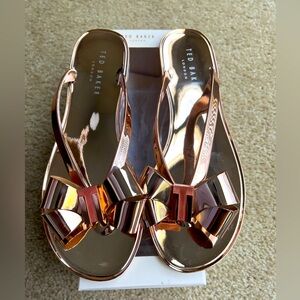 Ted Baker rose gold bow detail flip flop, size 9